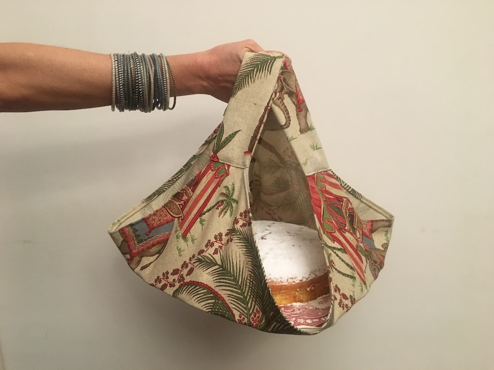 Come cucire una borsa porta torta in stoffa - PuntoAstratto