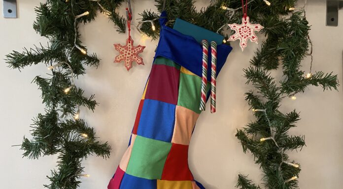 Come fare una calza della Befana fai da te a scacchettoni!