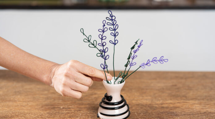 Fiori di fil di ferro per un mazzolino speciale